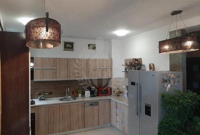 Casă cu 5 camere cu Canalizare în Republicii