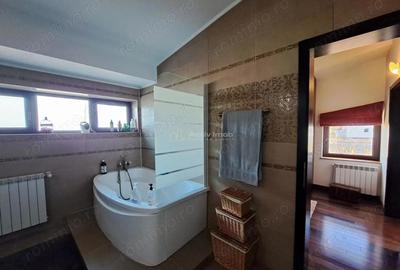 Casă cu 8 camere cu Teren 2500 Mp în Samurcași - 1