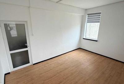 Spațiu comercial, de 22 mp, în Central - 1