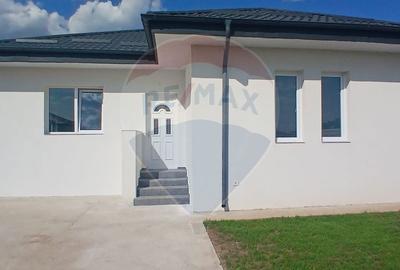 Casă cu 3 camere cu Teren 273 Mp în Crevedia - 7