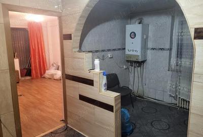 Apartament cu 3 camere semidecomandat în Central - 1