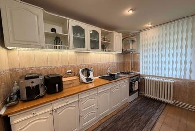 Apartament cu 3 camere semidecomandat în Valea Aurie - 2