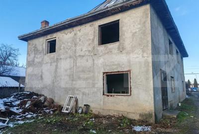 Casă cu 4 camere cu Teren 604 Mp în Burdujeni - 1