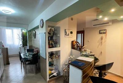Apartament cu 4 camere semidecomandat în Dacia