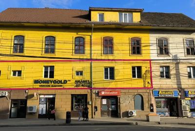 Apartament cu 4 camere decomandat în Mediaș - 11