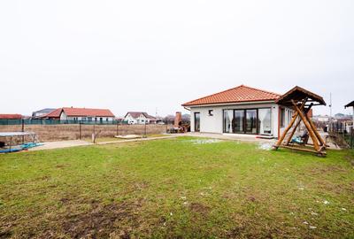 Casă individuală cu 4 camere cu Canalizare în Central - 2