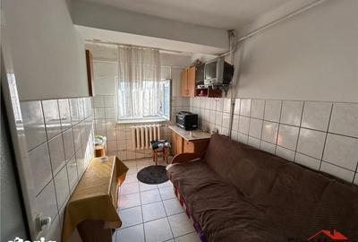 Garsonieră decomandată, mobilată în Sud - 4