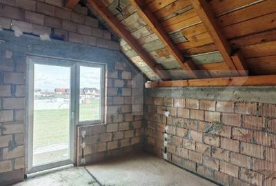 Casa la rosu de vanzare in Vulcan - Brasov - 7