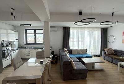 Penthouse cu 3 camere semidecomandat, mobilat în Cetate - 2