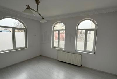 Casă individuală cu 9 camere cu Canalizare în Eminescu - 9