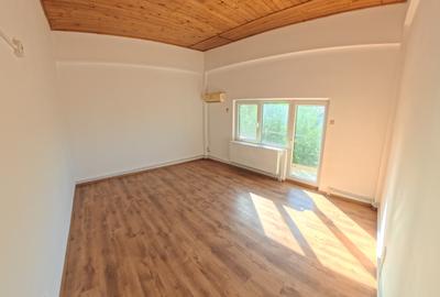 Casă individuală cu 12 camere cu Canalizare în Cățelu - 9