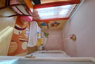 Apartament cu 4 camere decomandat în Central - 2