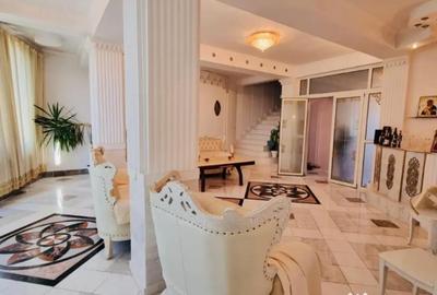 Casă cu 10 camere cu Teren 2200 Mp în Balotești - 2