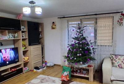 Casă cu 4 camere cu Teren 1200 Mp în Central