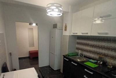 Apartament cu 2 camere semidecomandat în Apărătorii Patriei - 3