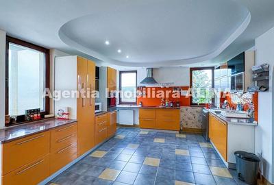 Casă cu Teren 900 Mp în Zăvoi - 11