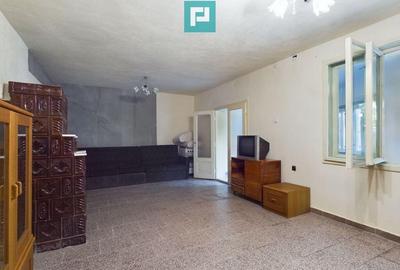 Casa cu 8 Camere in Salajeni - 5