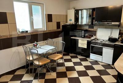 Casa P+1 de vanzare, cu 4 camere, 180 mp, zona Micro 2 - 3