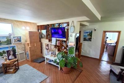 Casă cu 6 camere cu Teren 385 Mp în Central - 9