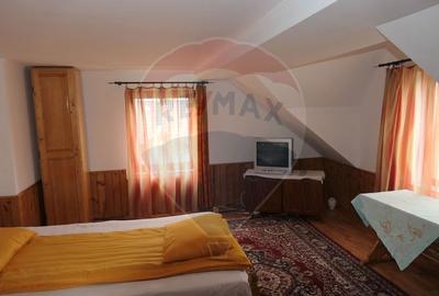 Casă individuală cu 9 camere cu Canalizare în Central - 7