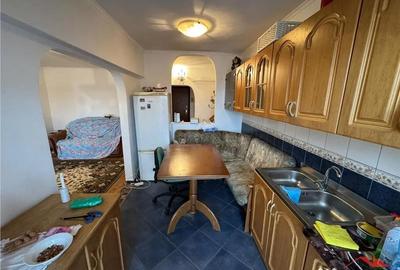 Apartament cu 4 camere decomandat, mobilat în Central - 1