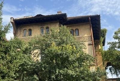 Casă individuală cu 9 camere în Cișmigiu