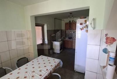 Casă cu 7 camere cu Teren 1550 Mp în Central - 1