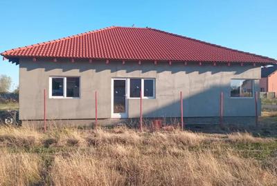 Casă cu 4 camere în Becicherecu Mic - 1