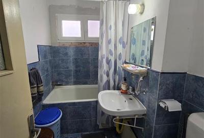 Apartament cu 3 camere semidecomandat în Podu Roș - 4