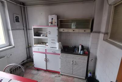 Apartament de 4 camere, etaj 2, zona Spital Maratei Piatra Neamt - 9