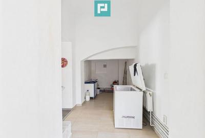 Casa cu 6 camere in zona Central - 2