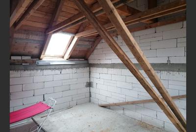 Casă cu 3 camere cu Canalizare în Central - 24