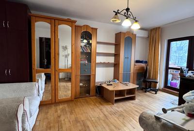 Apartament cu 3 camere decomandat în Floreasca
