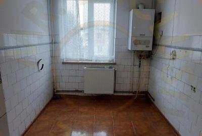 Apartament cu 3 camere semidecomandat în Calea București - 6