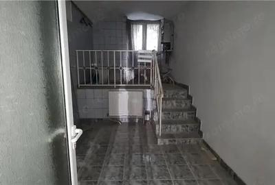 Spațiu comercial, de 100 mp, în Central - 13