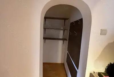 Inchiriez apartament 4 camere, 100 mp, parter pretabil birouri activita?i economice - 2