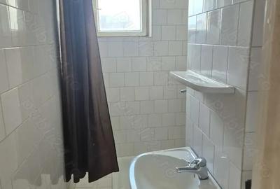 Inchiriez 4 camere Govandar - 2