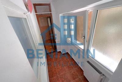 3 camere decomandat la etajul 1 in 1 Mai an 1985 centrala - 6