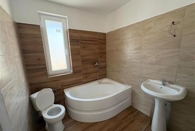 Casă cu 5 camere cu Teren 250 Mp în Domnești - 11