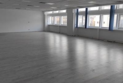 Spațiu comercial, de 100 mp, în Central - 6
