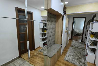 Apartament cu 4 camere decomandat în Central - 2