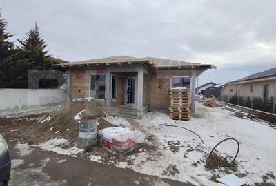 Casa finisata la cheie la intrare in Santandrei racordata la toate utilitatile - 18