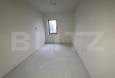 Apartament de vanzare, 3 camere, semidecomandat, bloc nou, z - 1