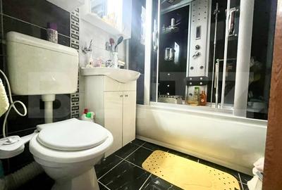 Apartament spatios cu 3 camere, 66 mp utili, etaj intermediar - 8
