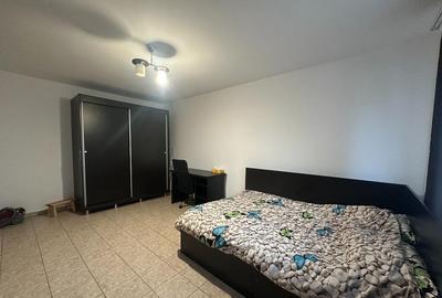 Garsonieră decomandată în B-dul București - 2