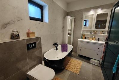 Casă individuală cu 4 camere cu Canalizare în Central - 25