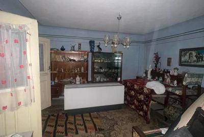 Casă cu 4 camere cu Teren 325 Mp în Dămăroaia - 1