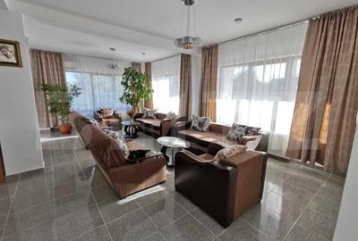 Hotel/Pensiune, de 458 mp, în Goicea