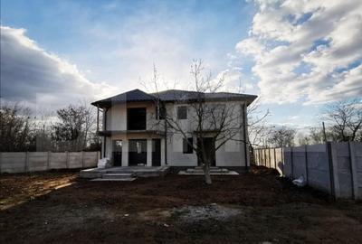 Casă cu 5 camere cu Canalizare în Cârcea - 1