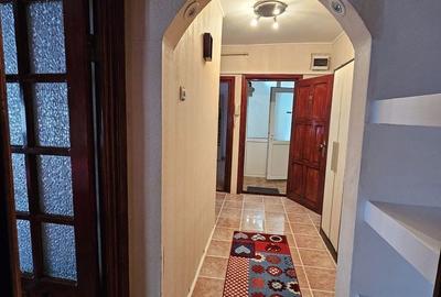 Apartament cu 2 camere decomandat în Calarași 4 - 3